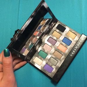 Urban Decay Shadow Box